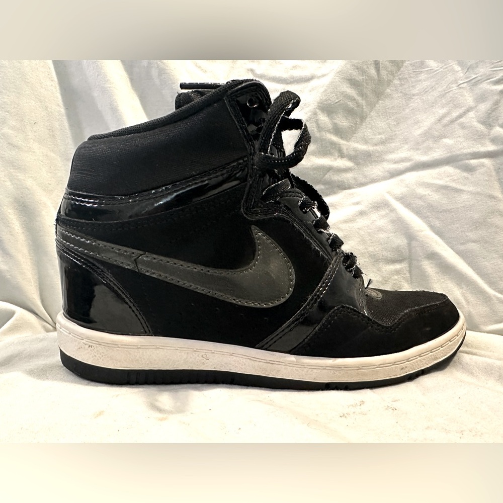 Women’s NIKE Force Sky High Black Wedge Sneakers in a SIZE 7.5.